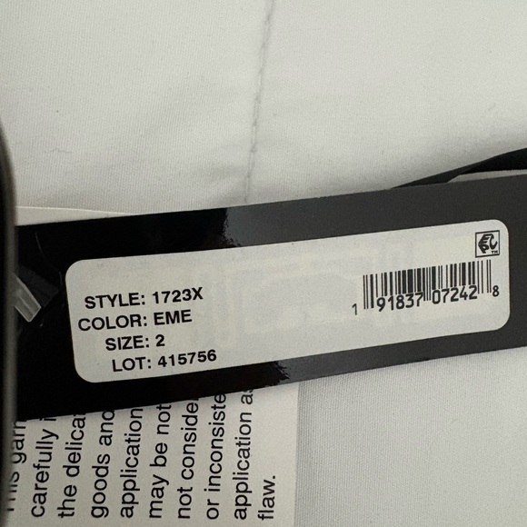 🆕 XSCAPE one shoulder gown in emerald green - Picture 6 of 6